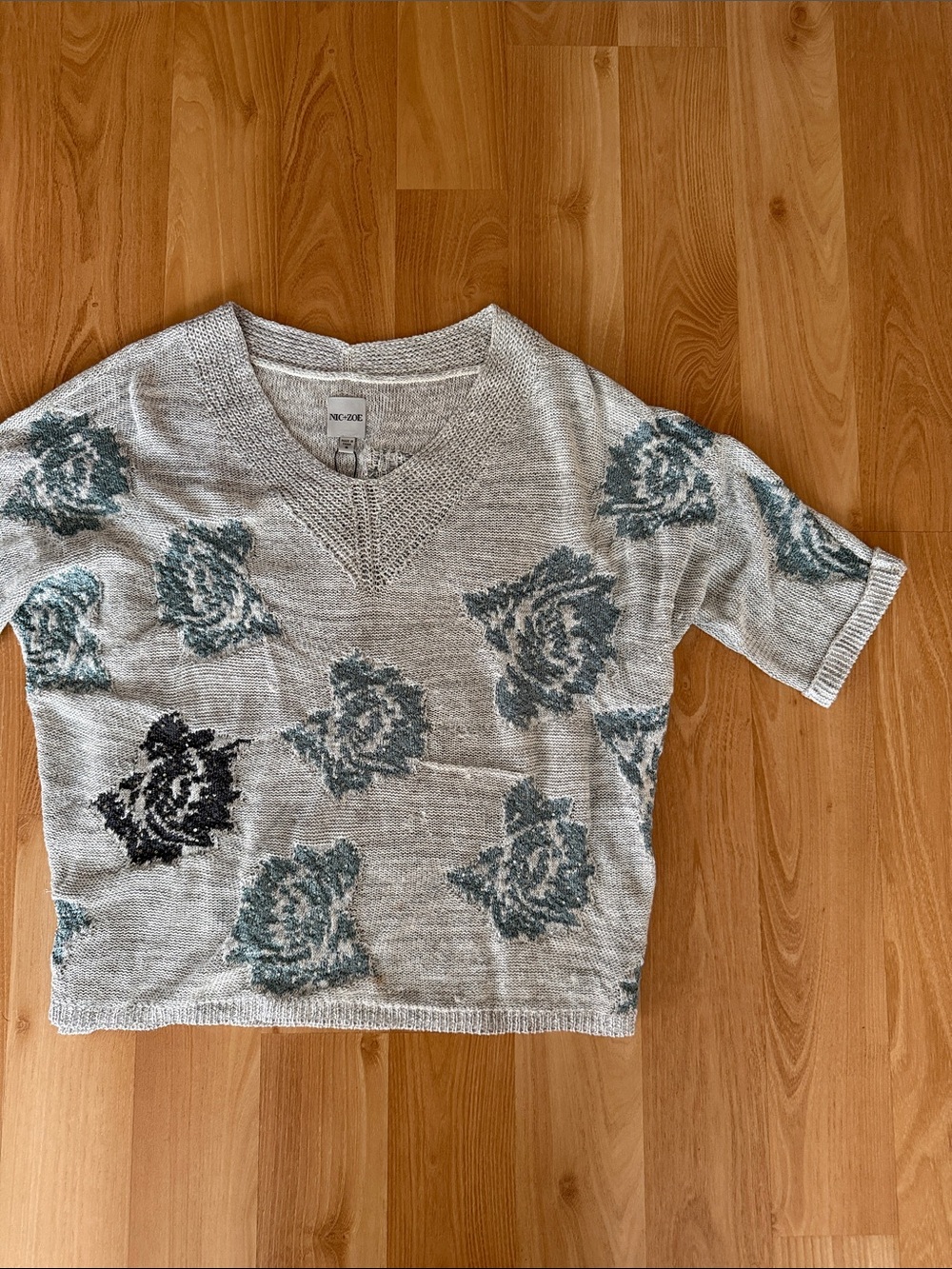 NIC+ZOE Heather Gray Knit Top with Teal and Dark Rose Motifs